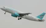 Ein Turkuaz Airlines-Airbus A320-232 steigt in Stuttgart am 02.06.10  ...