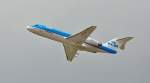 70 Fokker 70 der KLM-Cityhopper, PH-KZP, im Steigflug nach dem Start in D�sseldorf - 07.06.2010
