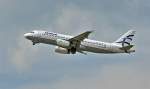 A 320-232 der Aegean Airlines , SX-DVH, kurz nach dem Start ...