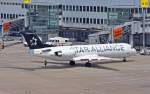 100 Fokker 100 (Star Alliance) D-AFKF am 'Gate A13' in D�sseldorf - 07.06.2010