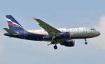 Aeroflot Die 'S.Prokofiev' von der russischen Airline AEROFLOT, AIRBUS A 319 mit Kennung VP-BWA im Landeanflug Piste 34 in VIE am 28.7.2010