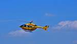EC 145 (BK 117C-2), D-HLRG, kurz vor dem Aufsetzen vor ...