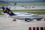 Drei Boeing 737 von Lufthansa nebeneinander. Ganz vorne steht die
737-300 ... Drei Boeing 737 von Lufthansa nebeneinander. Ganz vorne steht die
737-300 ...