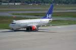 berlin-tegel-txl SAS B 737-683 LN-RRP bei der Ankunft in Berlin-Tegel am 03.06.2010