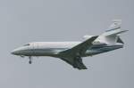 Private Dassault Falcon 900EX C-GLBB im Landeanflug in Berlin-Sch�nefeld am ...