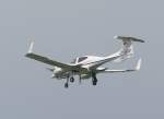 Private Diamond DA-42 D-GDAI im Landeanflug in Berlin-Sch�nefeld am 07.06.2010 ...