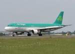 Aer Lingus A 320-214 EI-DET bei der Landung in Berlin-Sch�nefeld ...