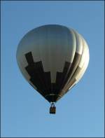 heisluftballone Bei sch�nem Fahrwetter konnte ich diesen Hei�luftballon bei der Mosel Ballon Fiesta in F�hren am 21.08.2010 im Bild festhalten.