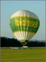 heisluftballone Dieser Hei�luftballon mit Werbung wird sich in k�rze in die L�fte beim Mosel Ballon Fiesta in F�hren erheben. 21.08.2010