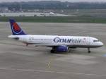 Onur Air; TC-OBG. Airbus A320-233. Flughafen D�seeldorf. 17.10.2010.  ...
