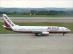 Die Boeing 737-800 (B7378) D-ABBR der Air Berlin ist als ...
