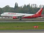 Air Berlin Air Berlin A 320 D-ABDR, der erste A 320er im neuen Farbdesign in Berlin TXL 05.10.2007