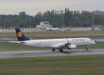 Lufthansa Regional(CityLine) Embraer ERJ-195LR D-AEBE beim Start in Berlin-Tegel am ...