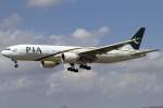 Pakistan International Airlines, AP-BGL, ...  Kurt Greul 12.12.2010