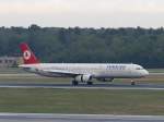 Turkish Airlines A 321-231 TC-JRI nach der Landung in Berlin-Tegel ...