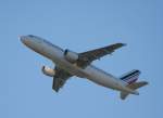 Air France A 320-214 F-GKXV beim Start in Berlin-Tegel am ...