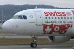 A320 SWISS Airbus A320-214, HB-IJM , mit der Werbebemalung der 'EURO 08' , ZRH 15.12.2007