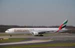 Boeing 777-300 AG-EMR von ...  Tobias R�der  28.03.2011