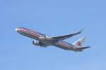 Eine Boeing 767-323ER von American Airlines mit der Kennung N399AN ...