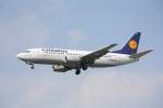 Lufthansa Eine Boeing 737-300 der Lufthansa (D-ABEC) im Landeanflug auf Dresden. Fotografiert am 07.04.2011. 