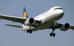 Lufthansa A 319-100 Landeanflug Airport HAM 21.04.2011