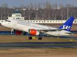 berlin-tegel-txl SAS 319 OY-KBT Berlin TXL 17.01.2008 - nach den vielen MD&acute;s haben wir nun auch in Berlin mal einen A 319 abbekommen