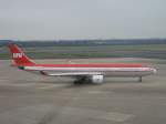 dusseldorf-dus Die LTU auf dem Weg zur Startbahn

27.01.2008 DUS
