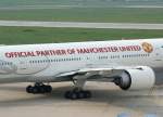 dusseldorf-dus Turkish Airlines, TC-JJC, Boeing 777-300 ER 'Karadeniz' (Manchester United-Sticker ~ Alptraum von 'Schalke 04'), 29.04.2011, DUS-EDDL, D�sseldorf, Germany 

