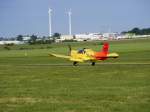 Zlin 42 D-EWOG beim Start Richtung 06 auf dem Flugplatz ...