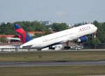 Delta Airlines B 767-332(ER) ...  Frank Maczkowicz 04.07.2011