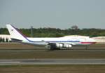 South Korea Goverment B 747-4B5 HL7465 nach der Landung in ...