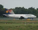 Lufthansa B 737-330 D-ABES K�then/Anhalt kurz vor dem Start in ...