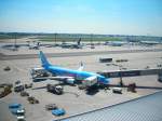 frankfurt-am-main-fra Eine Hapagfly an einer Gate des Termials 2.