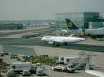 Ein A321 der Lufthansa auf dem Weg zur Startbahn.(03.09.05)  ...
