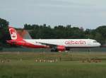 Air Berlin A 321-211 D-ALSC kurz vor dem Start in ...