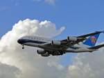 Ein neuer A380. Landeanflug ...  Johnny Goertz 11.09.2011