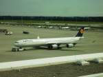 Lufthansa 
Typ:Airbus A340 600
Flughafen:M�nchen ...   angelo.bielitz 18.09.2011