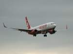 Air Berlin B 737-86J D-ABBF kurz vor der Landung in ...