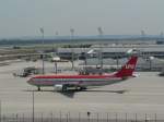 munchen-muc A330-223 der LTU (D-ALPG) aufgenommen am 21.o7.2006 Flughafen M�nchen