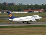 Lufthansa B 737-330 D-ABEH Bad Kissingen beim Start in Berlin-Tegel ...