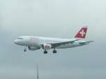 A319 Ein SWISS Airbus A 319 bei der Landung in D�sseldorf am 22.03.2008