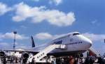 Lufthansa B 747-400 auf der ILA 1998 in Berlin-Sch�nefeld (Scan) ...