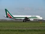 Alitalia Airbus A320 EI-DTH ...  Marco B. (www.aircraftspotting.de) 28.10.2011
