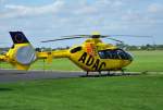 EC 135 des ADAC D-HUTH, abgestellt vor der ADAC-Werft in ...