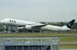 PIA, AP-BHW, Boeing, B777-340ER, ...  Kurt Greul 21.11.2011