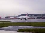 Ein A-330 von Emirates ...  Bj�rn-Marco Halmschlag 13.04.2008