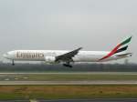 Emirates, A6-EMQ, ...  Wolfgang Kleuser 19.12.2011