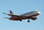 Air Berlin A 320-214 D-ABFB kurz vor der Landung in ...