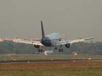 Brussels Airlines A 319-112 OO-SSQ bei der Landung in Berlin-Tegel ...