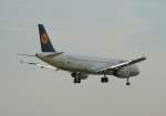 Lufthansa A 321-231 D-AISJ G�tersloh kurz vor der Landung in ...